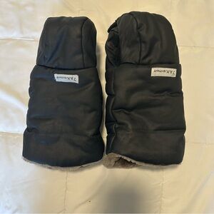 7 AM Enfant Mittens for carriage